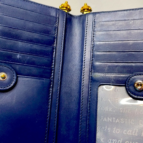 Kate Spade, full zip, hombre blue wallet, preowned in very good condition 8x4 - Picture 6 of 11